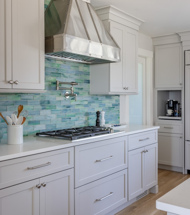 Coastal Renovation – Leslie Fine Interiors